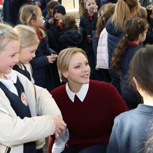 Za elegantniji izgled koji oduzima dah: Ako obožavate džempere, princeza od Monaka ima sjajnu ideju za vas