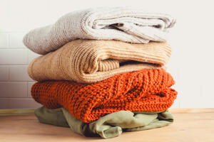 Kako da operete džempere da ostanu mekani? 5 "trikova" zbog kojih će biti kao da ste ih tek kupili