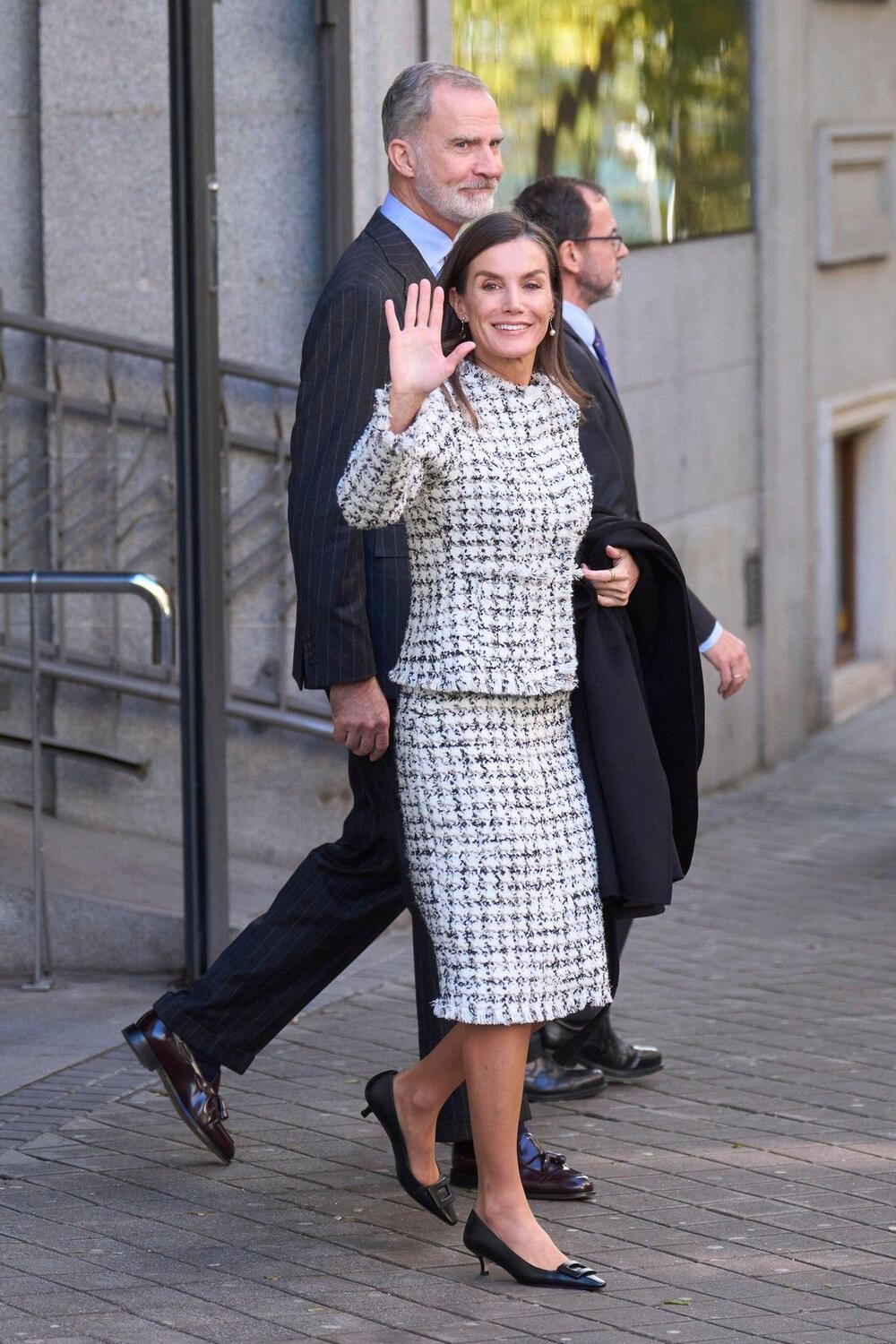 LETICIJA U KOMPLETU OD TVIDA ODRŽALA MODNU LEKCIJU 