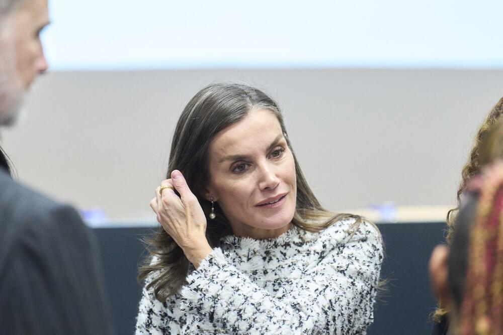 LETICIJA KOMBINUJE TVID NA NAČIN KOJI I VI MOŽETE DA ISKOPIRATE