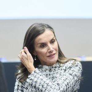 Kako će se ove zime nositi tvid? Kraljica Leticija ga kombinuje ovako, a vi odmah možete ukrasti od nje ideju