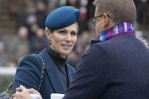 Najbolji način da nosite kožnu mini-suknju ove zime: Najzanimljivija Elizabetina unuka u smelom izdanju održala lekciju