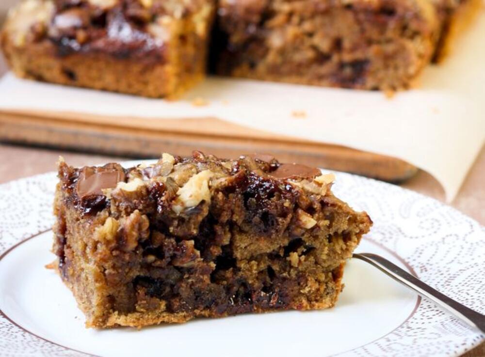 Posni praznični kolač od rendanih jabuka