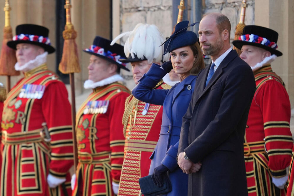 <p>Princ i princeza od Velsa imali su danas važnu ulogu tokom posete nemačkog predsednika i njegove supruge Velikoj Britaniji.  A za tu priliku, Kej Midlton je kao i uvek odabrala savršenstvo od stajlinga.</p>