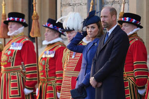 Nijedna princeza nije imala ovakav kaput: Kejt Midlton ponela komad zbog kojeg će nastati apsolutna modna revolucija