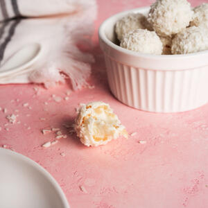 Bez pečenja & za 15 minuta na stolu: Najbolji recept za rafaelo kuglice od 3 sastojka svaka kuća mora da ima