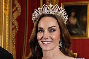 Kad je Kejt Midlton stigla na banket, sve je stalo: 2.600 dijamanta na glavi, a haljina – remek-delo kao iz bajke!