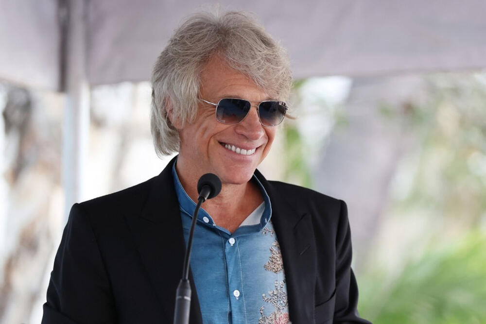 Pevač Džon Bon Džovi ima jedinstvenu novogodišnju jelku