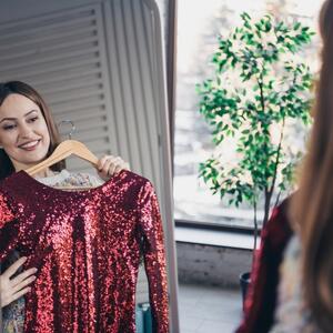 Šta obući za Novu godinu? 5 modnih pravila koje možete prilagoditi svakoj prilici i izgledaćete moćno