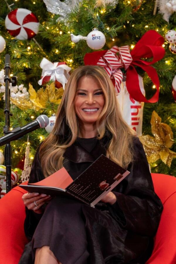 Treč kaput idealan za decembar i cipele od pitona: Stajling Melanije Tramp je oda ženstvenosti koja šalje poruku