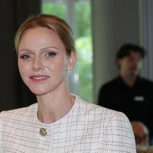 Idu uz sve, izdužuju figuru i skidaju 15 cm u struku: Ovo su jedine farmerke koje vam stvarno trebaju ove sezone