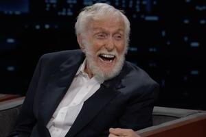 Izbacio je 2 stvari i zato je još uvek tu: Legendarni glumac slavi 100. rođendan, a ovo je tajna njegove dugovečnosti