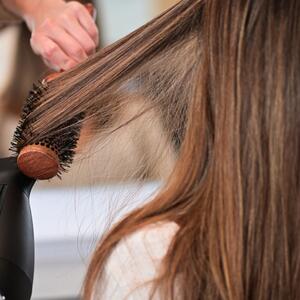 Kako da izgledate kao da ste sad izašli iz salona? Vodič za feniranje kod kuće kao profesionalac (KORAK PO KORAK)