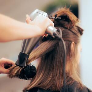 Hobotnica frizura je "lek" za slabu i tanku kosu! Stvara iluziju gustine i izgleda moćno i kad se samo osuši na brzinu