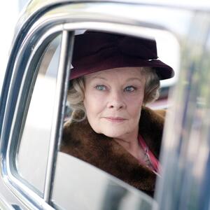 Muž joj je umro na rukama, pa se u 77. godini – zaljubila: Život Džudi Denč je uvek bio pun neočekivanih obrta