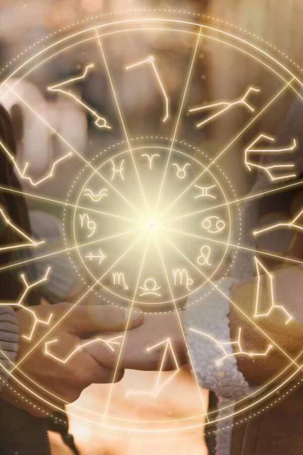 Srce ubrzava pre nego što sat otkuca ponoć: 3 znaka kojima ljubavni život postaje zanimljiviji do kraja 2025. godine