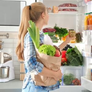 Koje namirnice nikako ne treba da perete pre odlaganja u frižider, a koje obavezno morate?