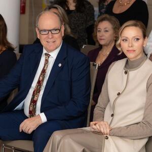 Rešila je da bude bolja od Kejt Midlton: Monaška princeza ponela haljinu koja je SAN SNOVA i Albert ne skida ruke s nje