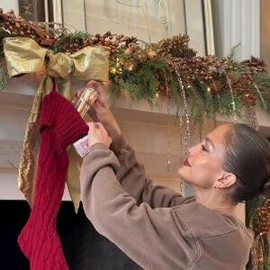 Zaboravite jelku, ovo je novi trend: Girlanda Dženifer Lopez je sve što vam treba, a neće vas koštati ni 500 dinara