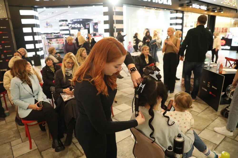 <p>Hair Masterclass by Vasilisa Maljm u organizaciji magazina Lepa&Srećna, održan je 13. decembra u<a href="https://www.bigcenters.rs/beograd/" target="_blank"> BIG FASHION šoping centru</a> u Višnjičkoj 84, a uspeo je da spoji stručnost, kreativnost i druženje. Učesnice su ga napustile inspirisane, nasmejane&hellip; jednostavno rečeno - lepe i srećne!</p>