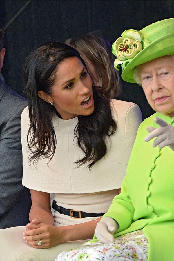 "Bacila je novine i uplašila osoblje!" Kraljicu je Megan dvaput razbesnela &ndash; haljinom od od 68.300 &euro;, pa bolnim udarcem