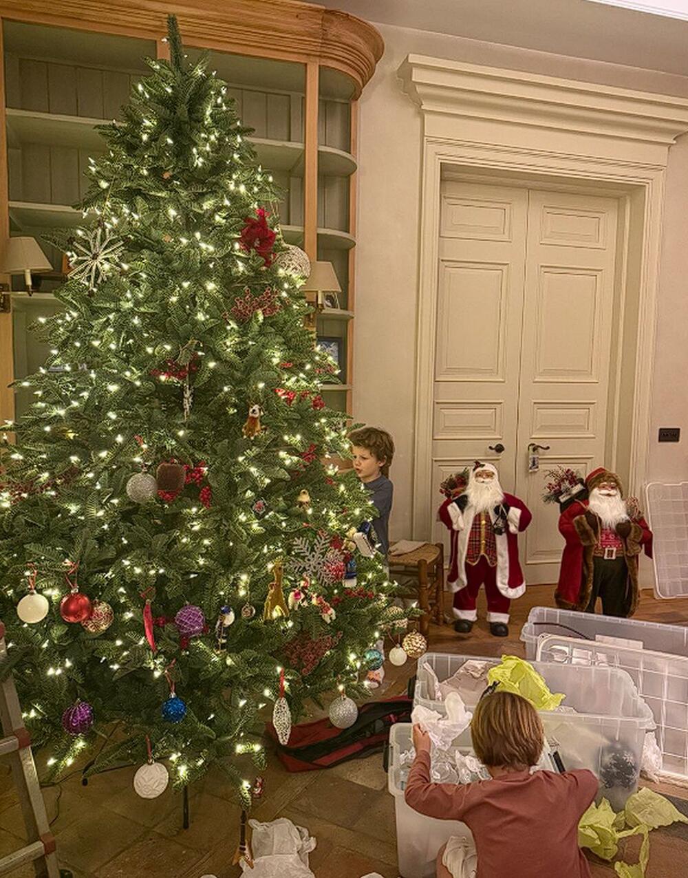 Novogodišnja jelka u domu Ričarda Gira