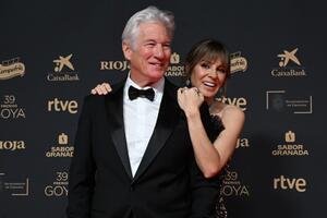 Jelka Ričarda Gira je sve suprotno od savršene dekoracije &ndash; i prelepa je! Zaboravite sva pravila i prepišite od njega