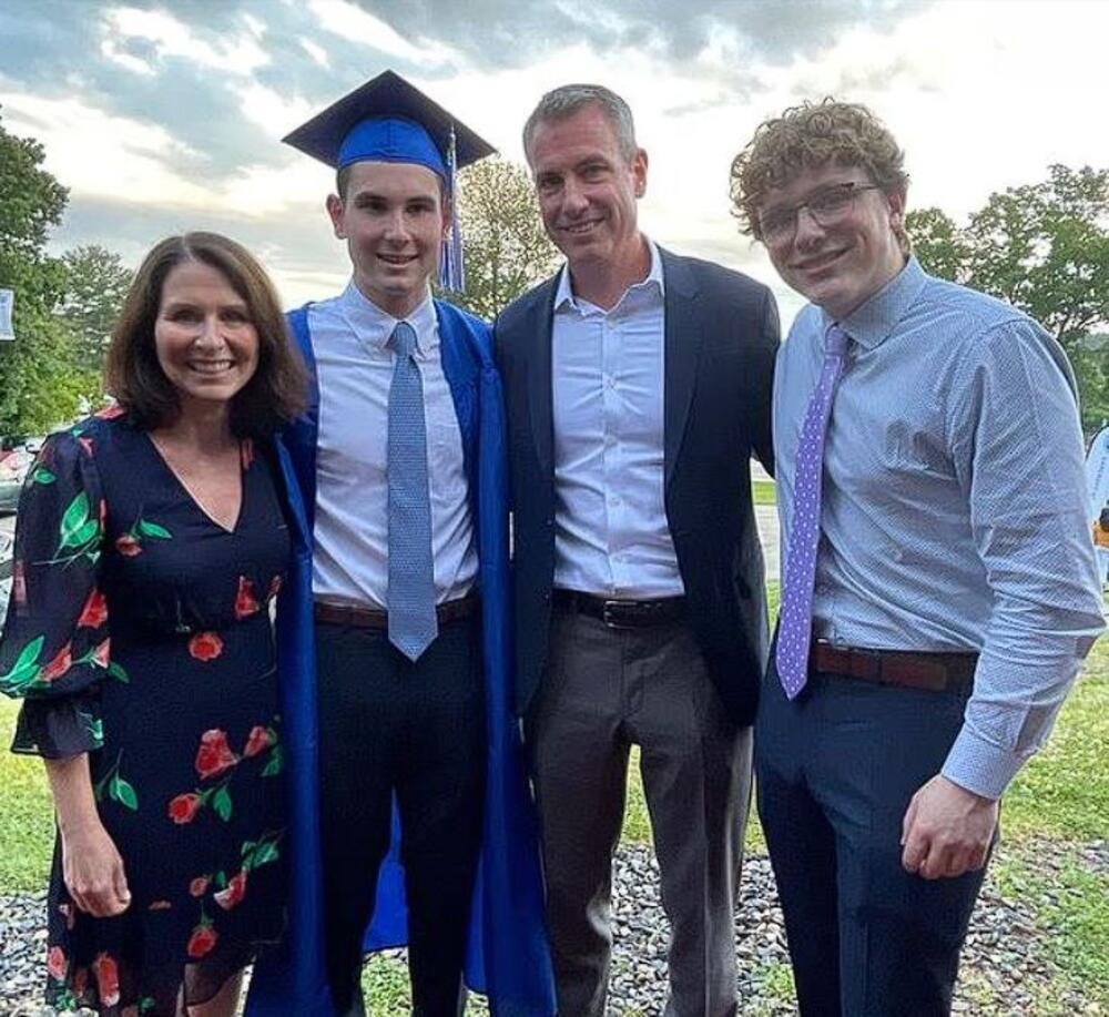 Endi Bajron s porodicom