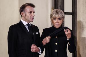 Brižit Makron se "poluizvinila" posle incidenta: 343 žene podnele žalbu protiv prve dame, a oglasile se i slavne glumice
