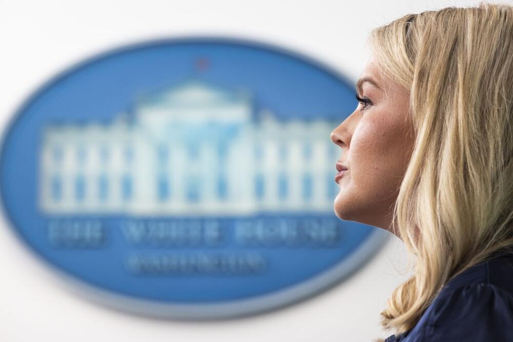 Kerolajn Levit je najmlađa sekretarka za štampu u istoriji Bele kuće