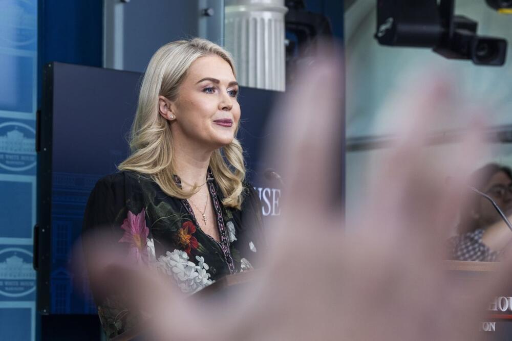 Kerolajn Levit je najmlađa sekretarka za štampu u istoriji Bele kuće