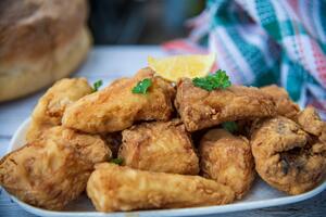 Koliko dugo riba sme da stoji posle slave? Zavisi je li pržena ili pečena i jeste li je stavili u frižider ili zamrzivač