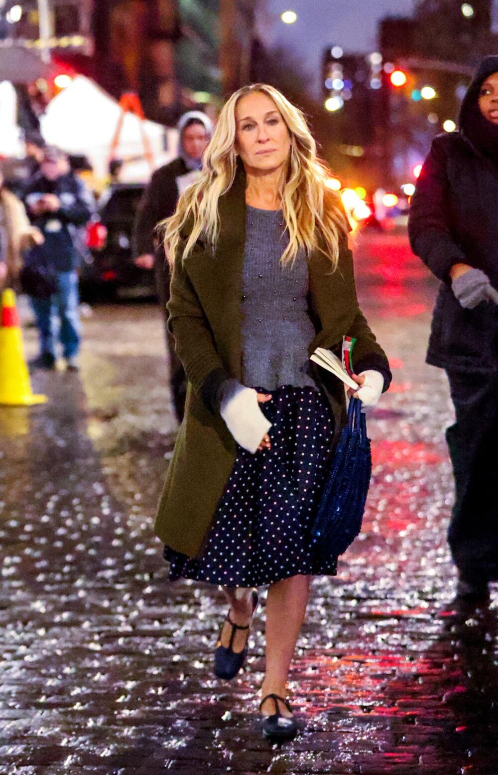 Sara Džesika Parker u maslinastom Sentaler kaputu