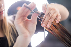 Za one koji žele drastičnu promenu, a ne šiša im se na kratko: Ova frizura će biti trend 2026. i teško joj je odoleti