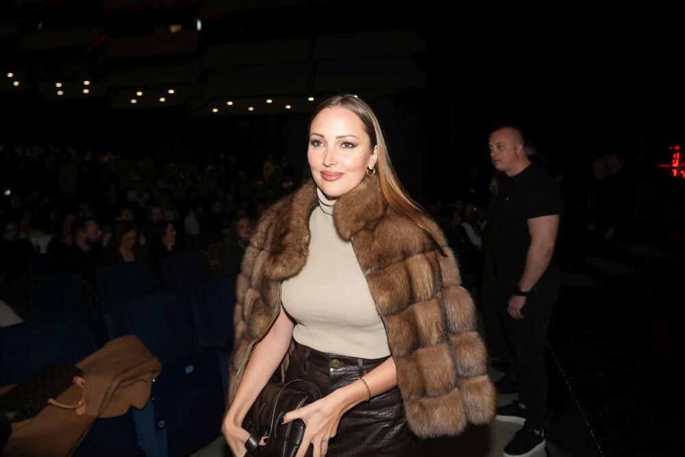 Aleksandra Prijović na koncertu Emine Jahović