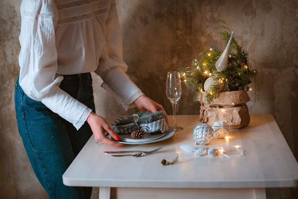 Domaćice žele da sve bude besprekorno i na svom mestu za Novu godinu i Božić, a zapravo na neke stvari mogu i da 'zažmure' kada je čišćenje u pitanju