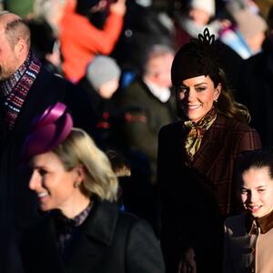 Modno izdanje dostojno buduće kraljice: Kejt Midlton očarala na Božićnoj službi u Sandringemu