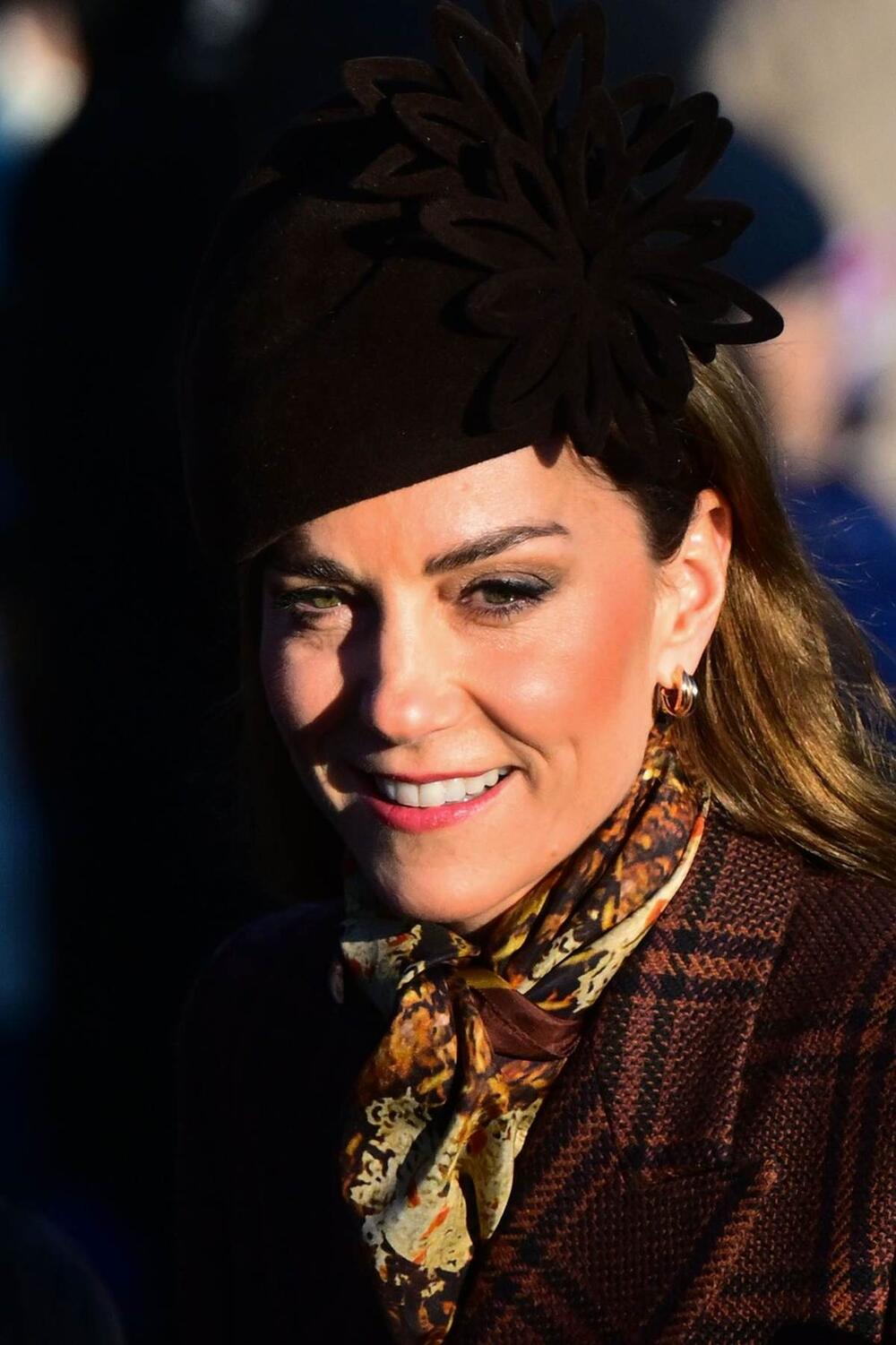 <p>Danas se održava tradicionalna Božićna služba u Sandringemu, gde svi članovi britanske kraljevske porodice proslavljaju Božić.</p>