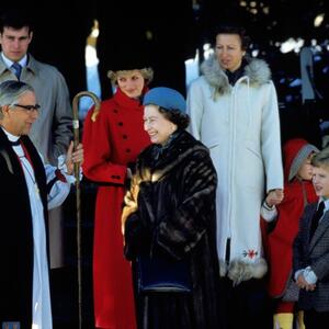 Prvi Božić princeze Dajane u Sandringemu doneo joj je PONIŽENJE: Zbog neobičnog poklona propala je u zemlju pred svima