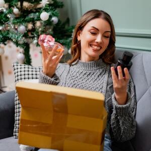 Najlepši parfemi koji mirišu na Božić: Obožavaćete ih i nakon praznika, a vrede svaku paru