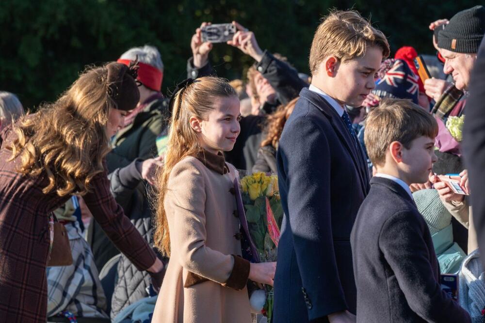 Princeza Šarlot, kao i prinčevi Džordževi i Luj su bili najzapaženiji tokom tradicionalne Božićne šetnje u Sandringemu