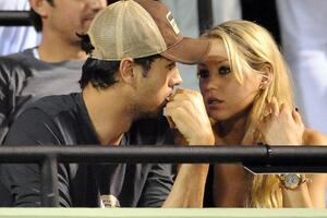 Sve četvoro dece Ane Kurnjikove i Enrikea Iglesijasa na okupu: Slavna Ruskinja predivnom fotografijom raznežila fanove