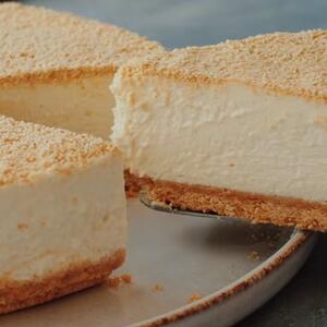 Superkremasti ČIZKEJK gotov za 15 minuta: Bez jaja, želatina, ulja i pečenja, a savršen za Novu godinu i Božić