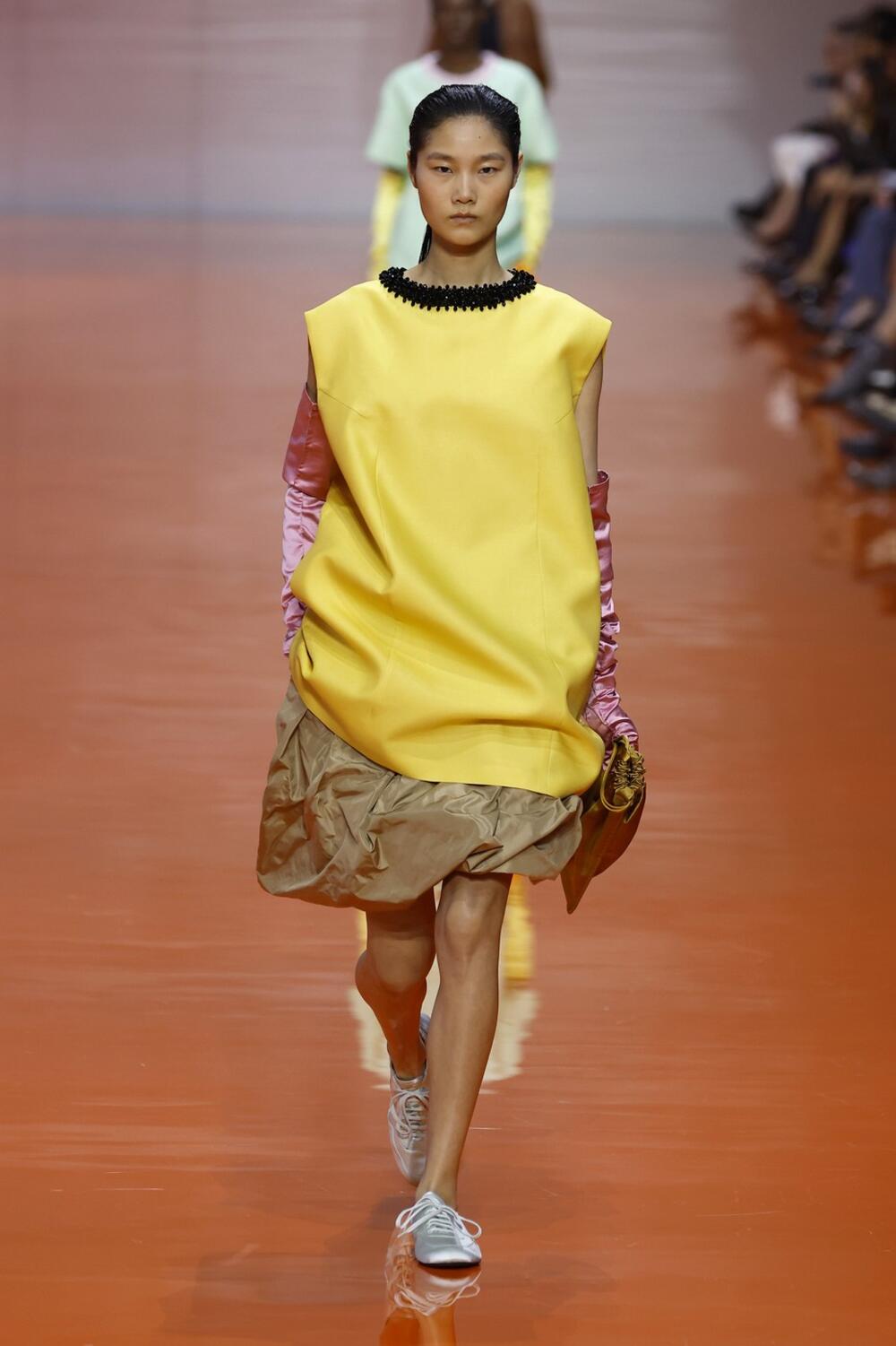 Satenske patike su deo SS26 Prada kolekcije