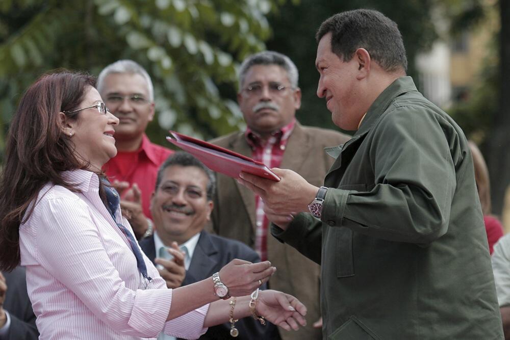 Silija Flores i njen bivši klijent Ugo Čavez 2009. godine, kad je uveliko bila predsednica Skupštine