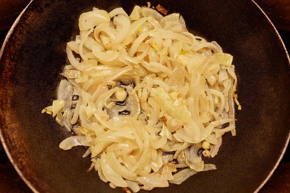 Pravilno dinstanje crnog luka