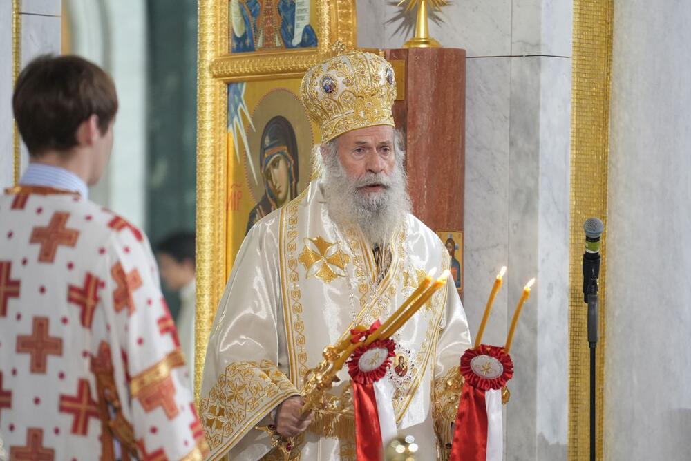 Ponoćna božićna liturgija  u Hramu Sv. Save