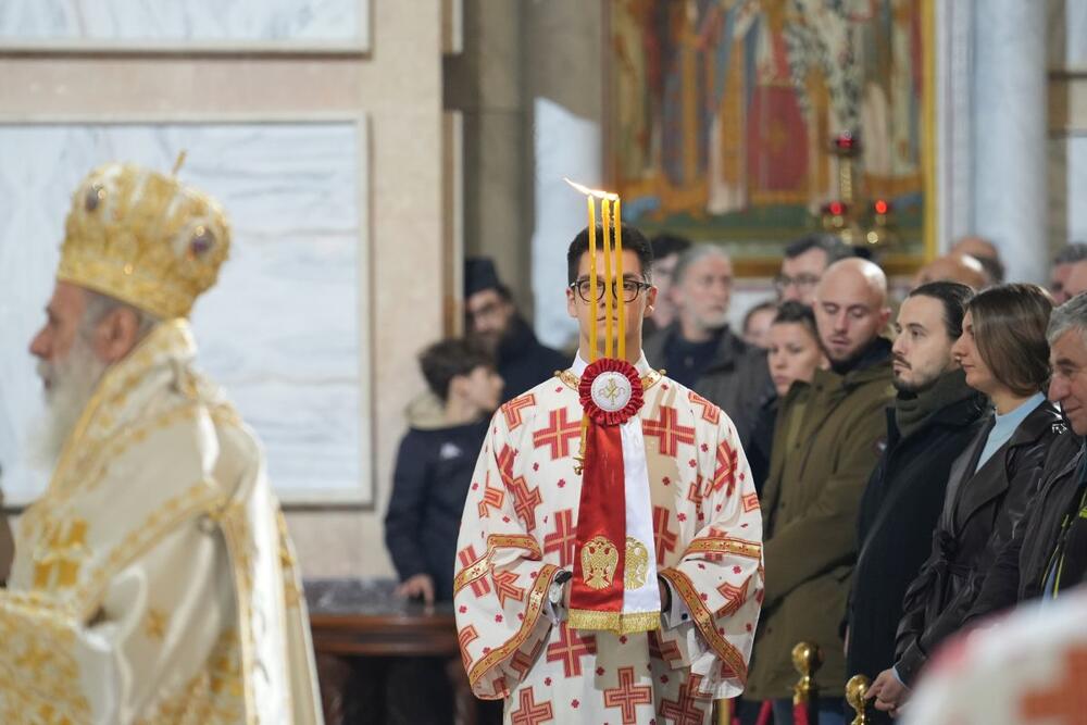 Ponoćna božićna liturgija  u Hramu Sv. Save