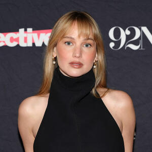 Vanvremenski, atraktivno i tako sofisticirano! Dženifer Lorens u izdanju pred kojim je Njujork uzdahnuo