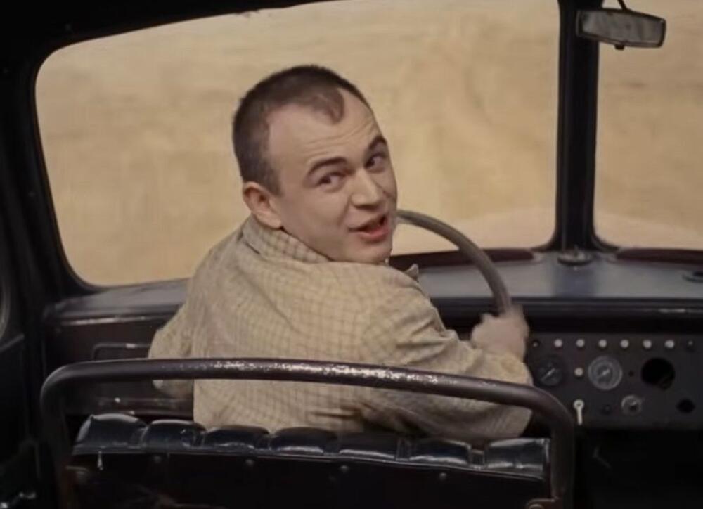 Aleksandar Berček u filmu 'Ko to tamo peva'